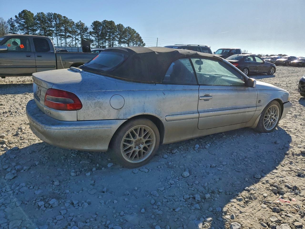 2004 VOLVO C70