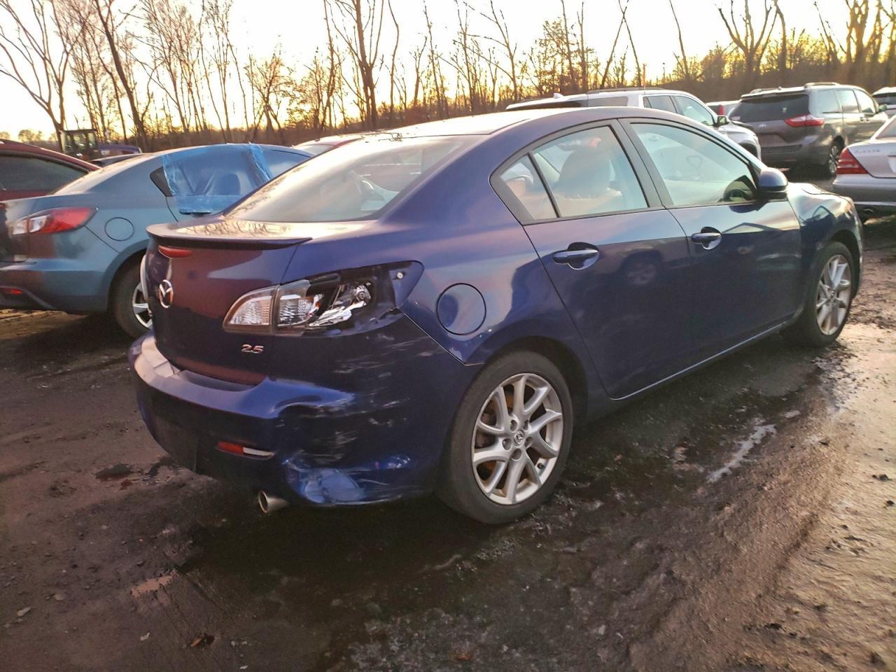 2012 MAZDA 3