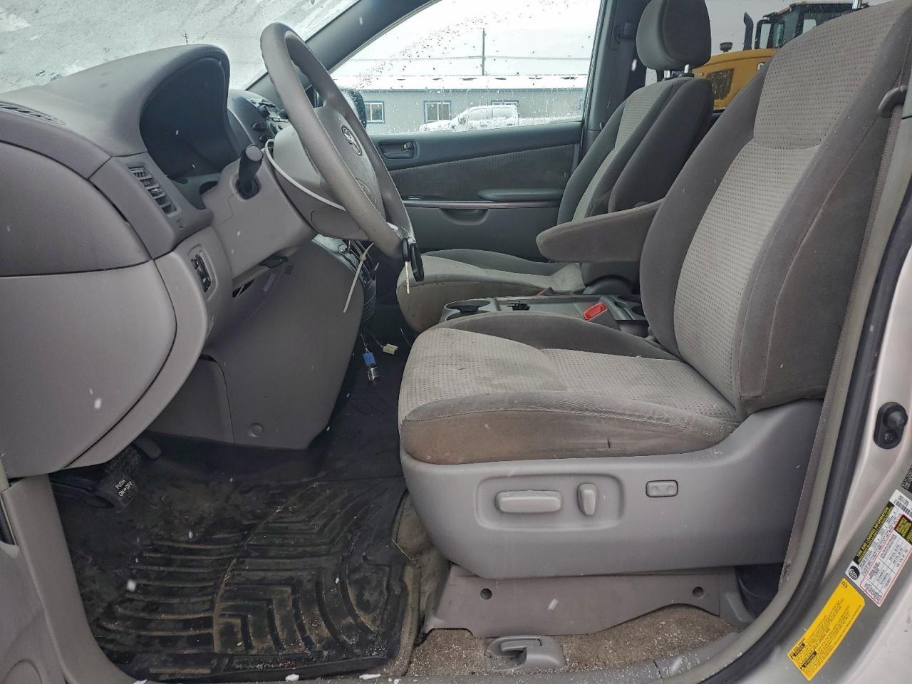 2008 TOYOTA SIENNA