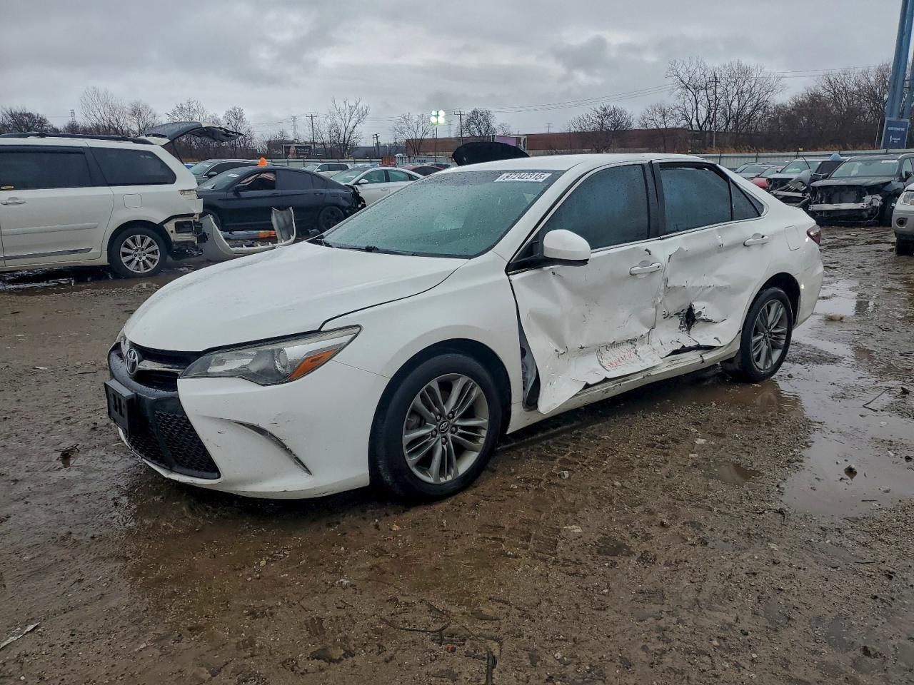 2016 TOYOTA CAMRY