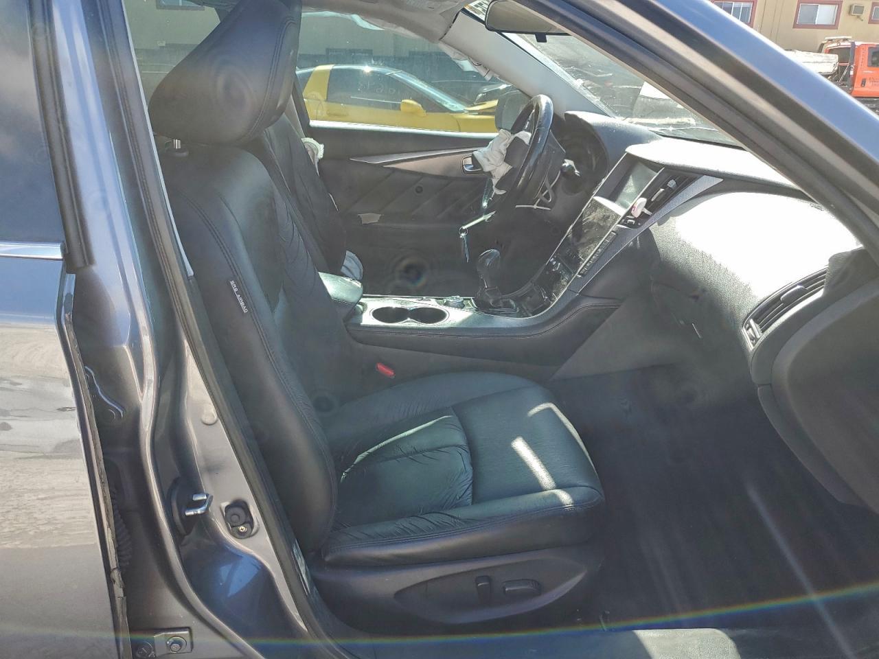 2015 INFINITI Q50