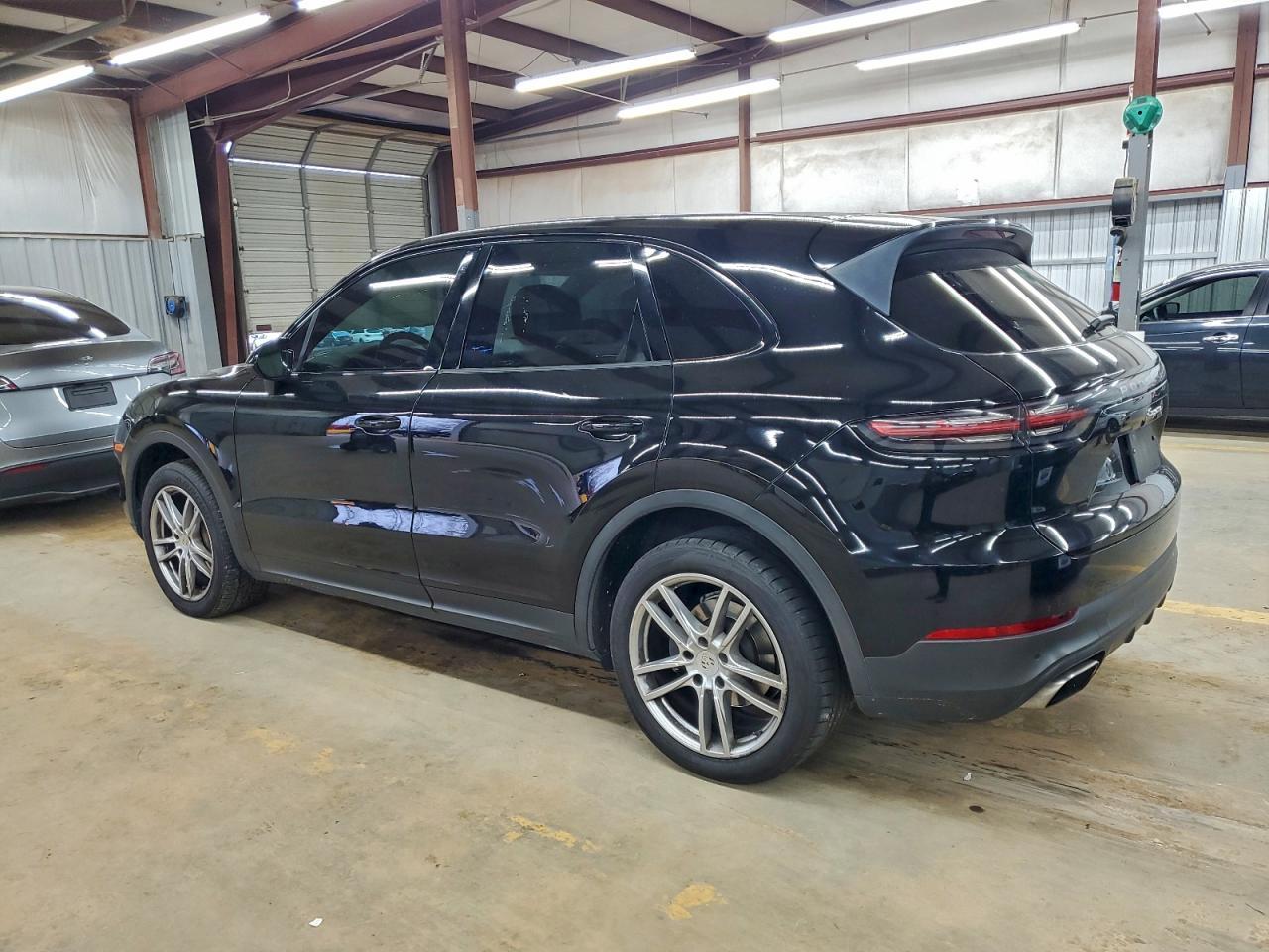 2019 PORSCHE CAYENNE