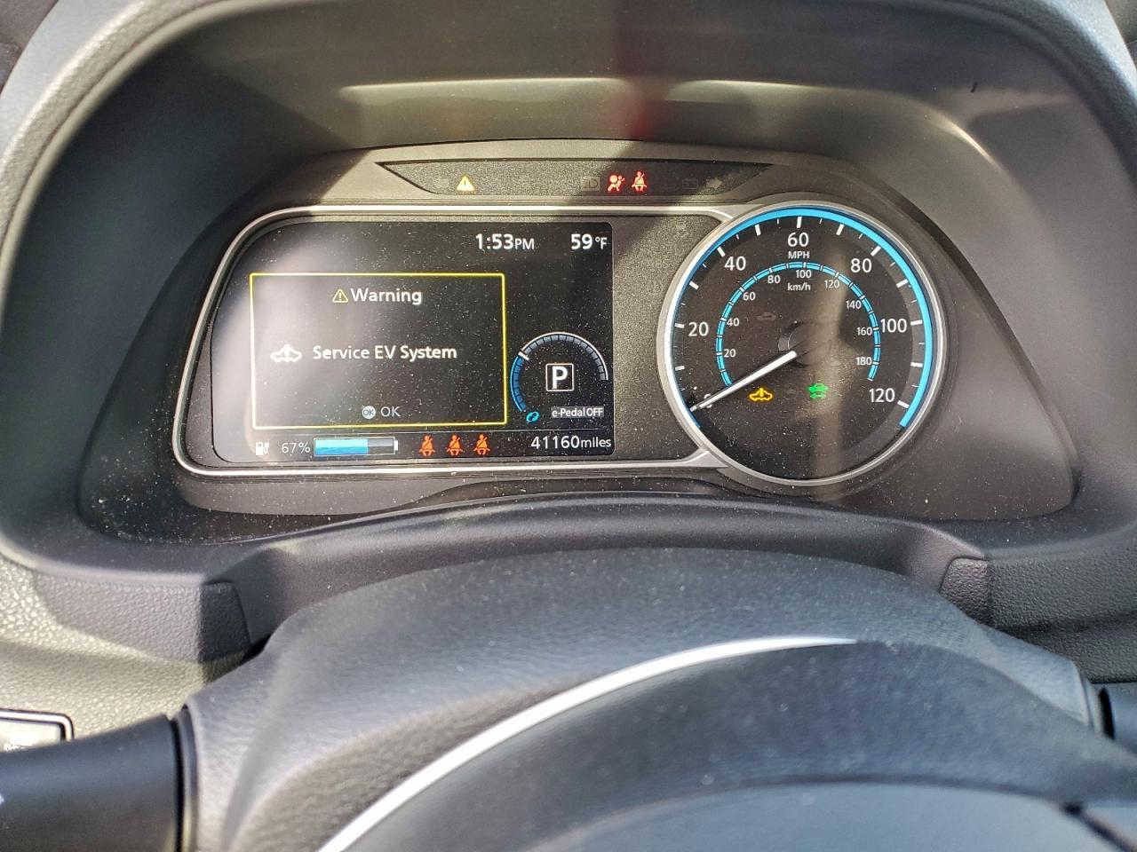2022 NISSAN LEAF
