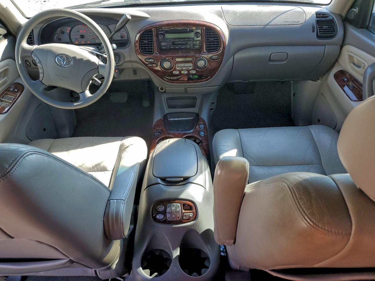 2004 TOYOTA Sequoia