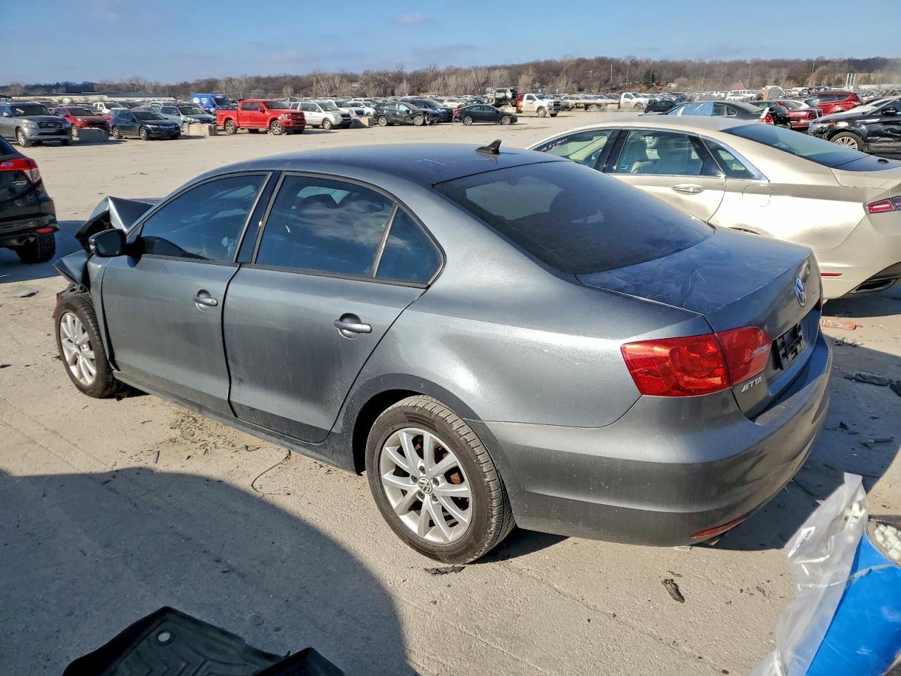 2011 VOLKSWAGEN JETTA