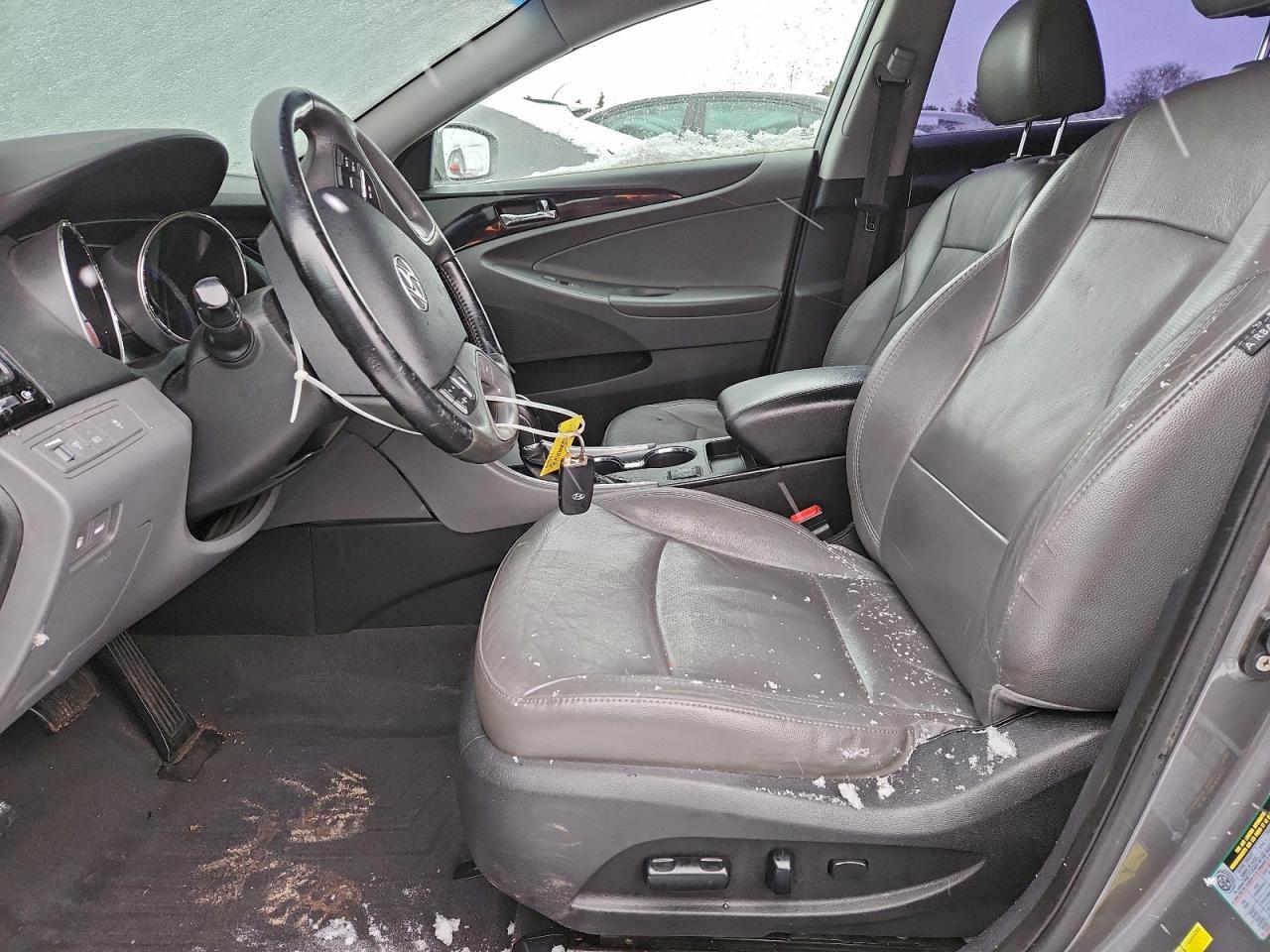 2011 HYUNDAI SONATA