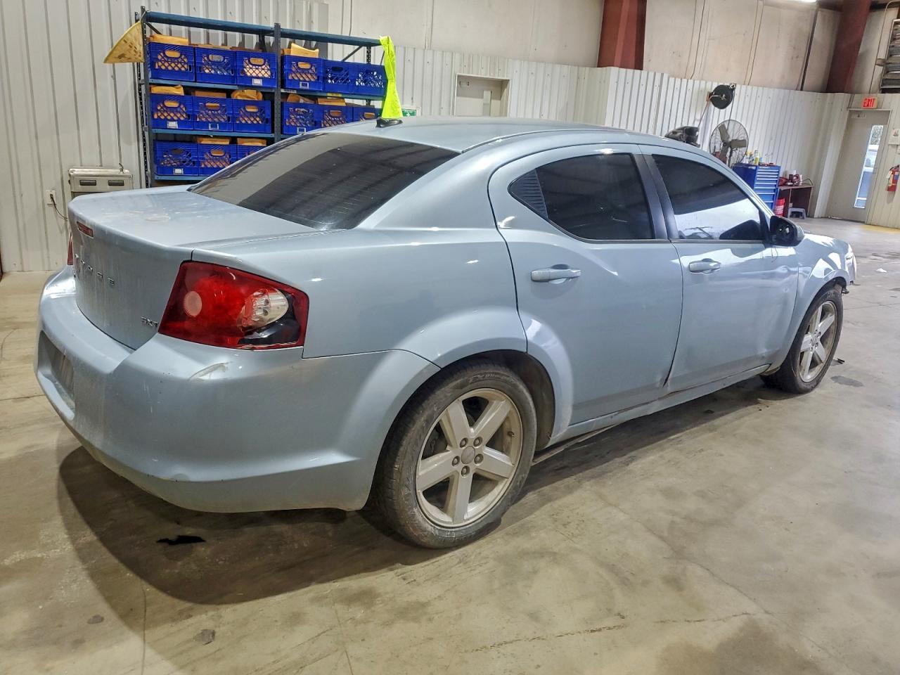 2013 DODGE Avenger