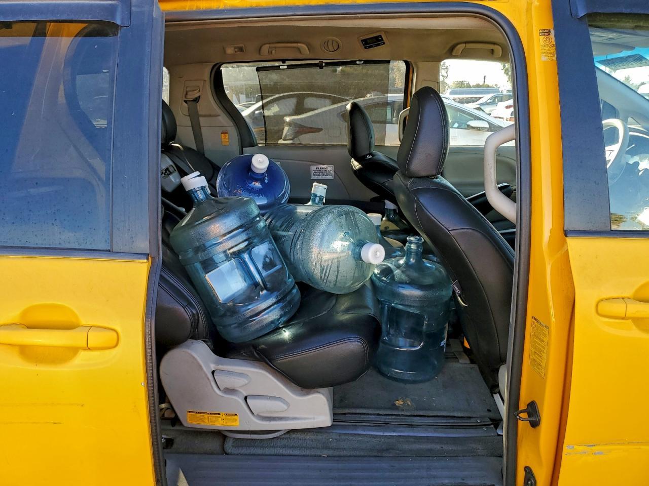 2014 TOYOTA SIENNA
