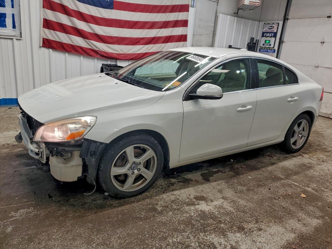2013 VOLVO S60