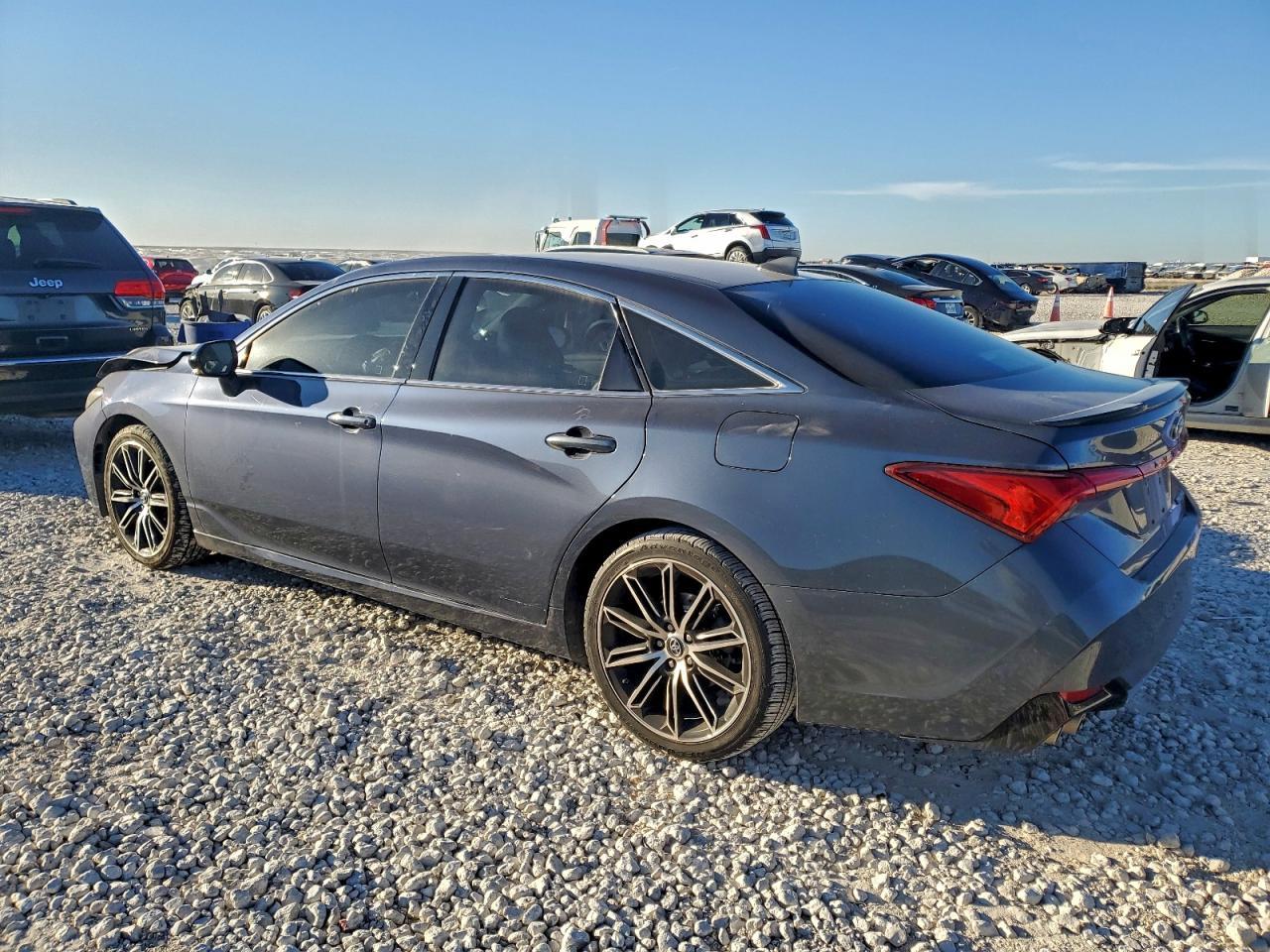 2019 TOYOTA Avalon
