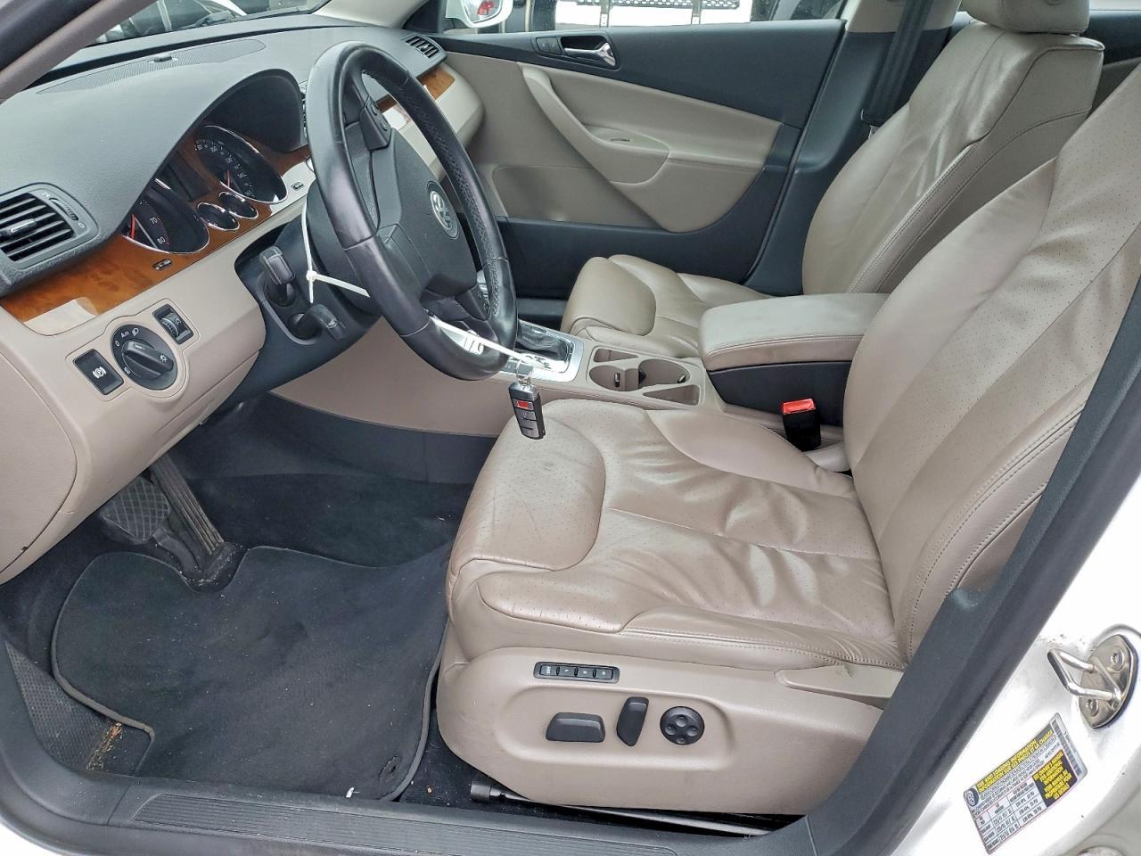 2008 VOLKSWAGEN Passat