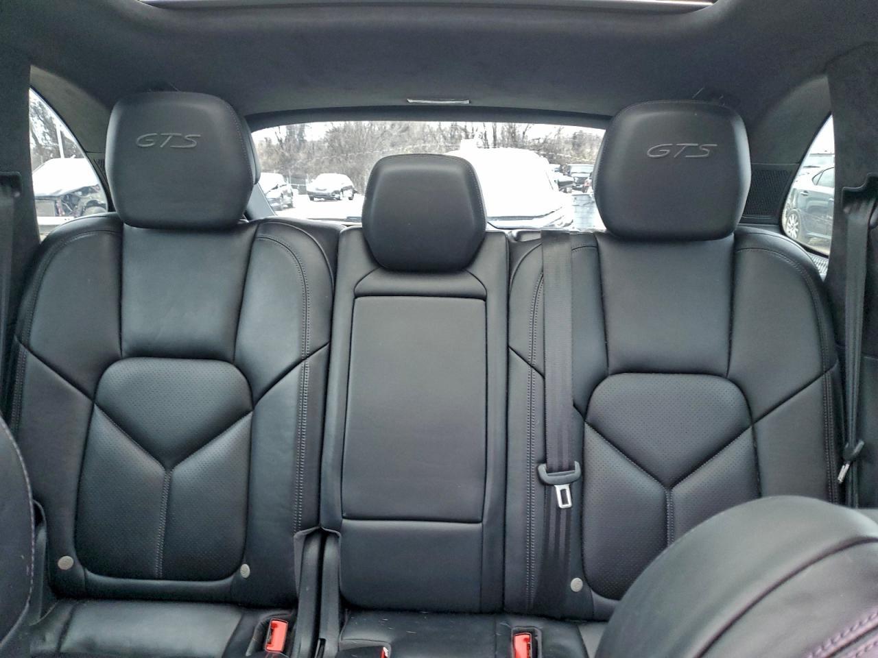 2017 PORSCHE CAYENNE