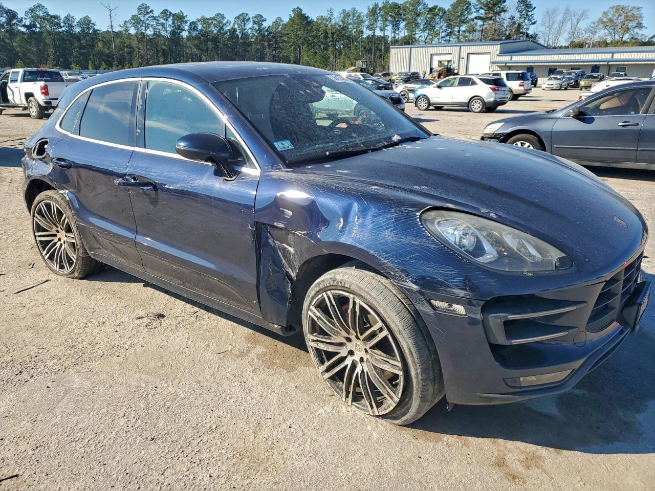 2017 PORSCHE Macan