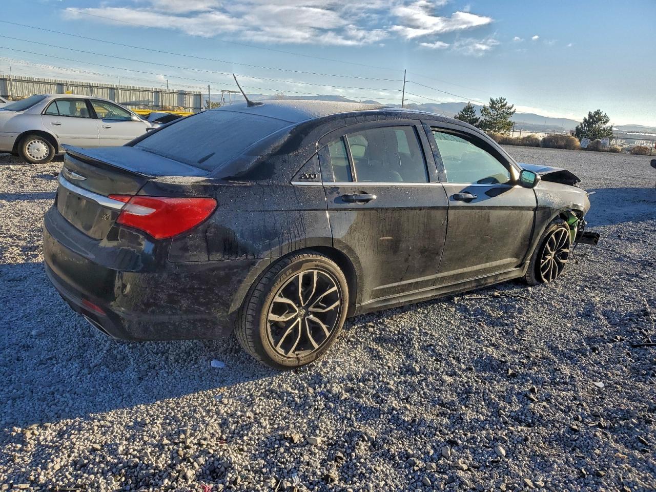 2013 CHRYSLER 200