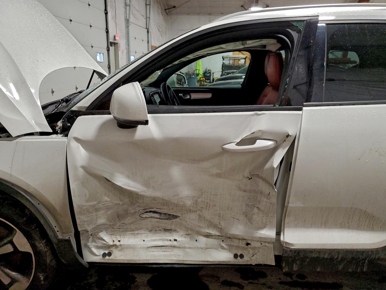 2019 VOLVO XC40