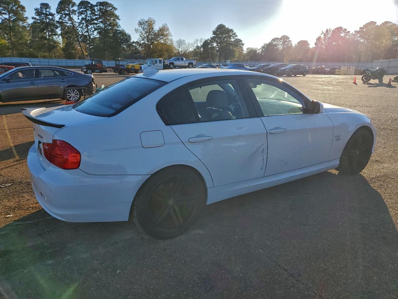 2011 BMW 3 SERIES
