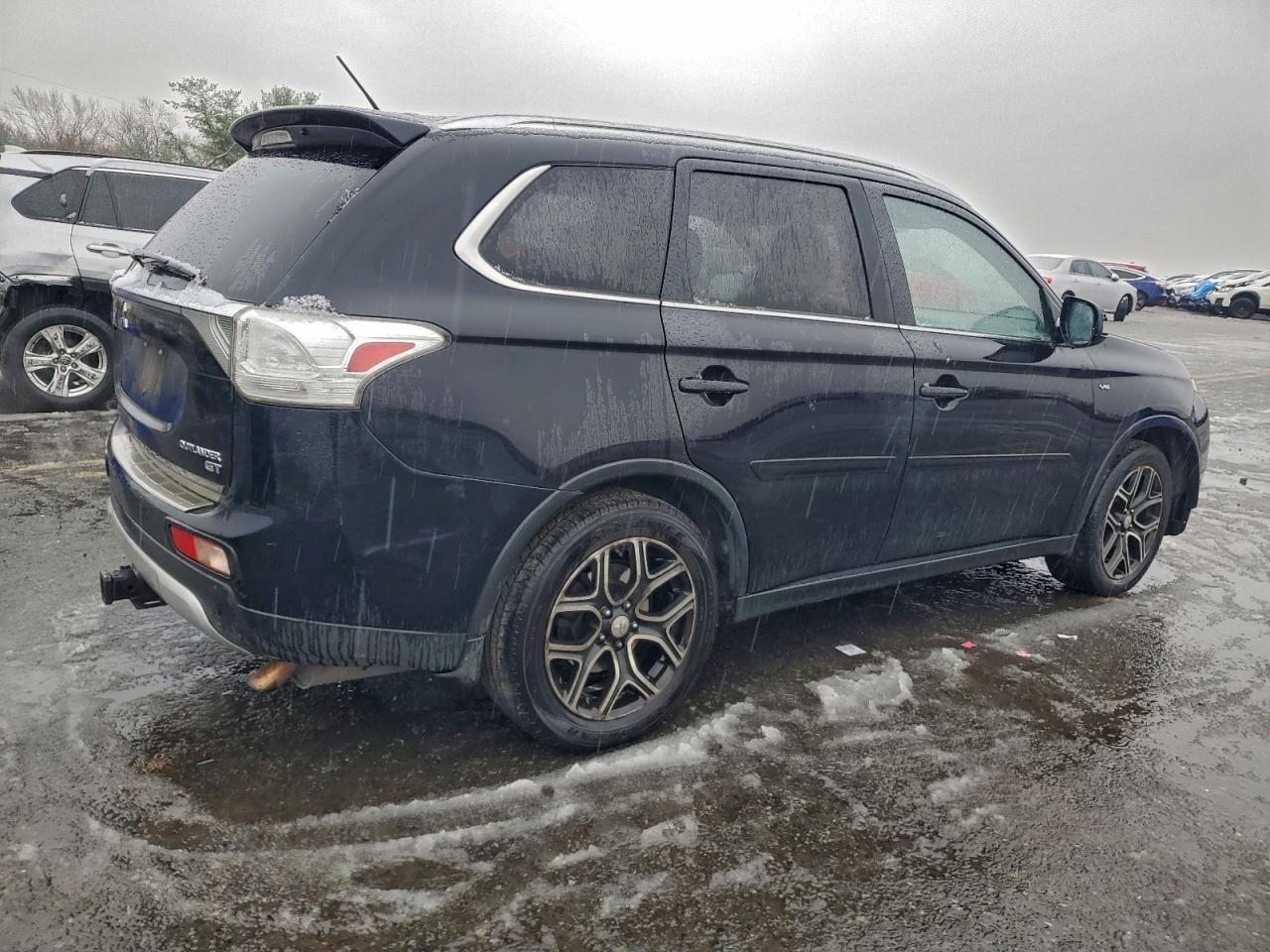 2015 MITSUBISHI outlander