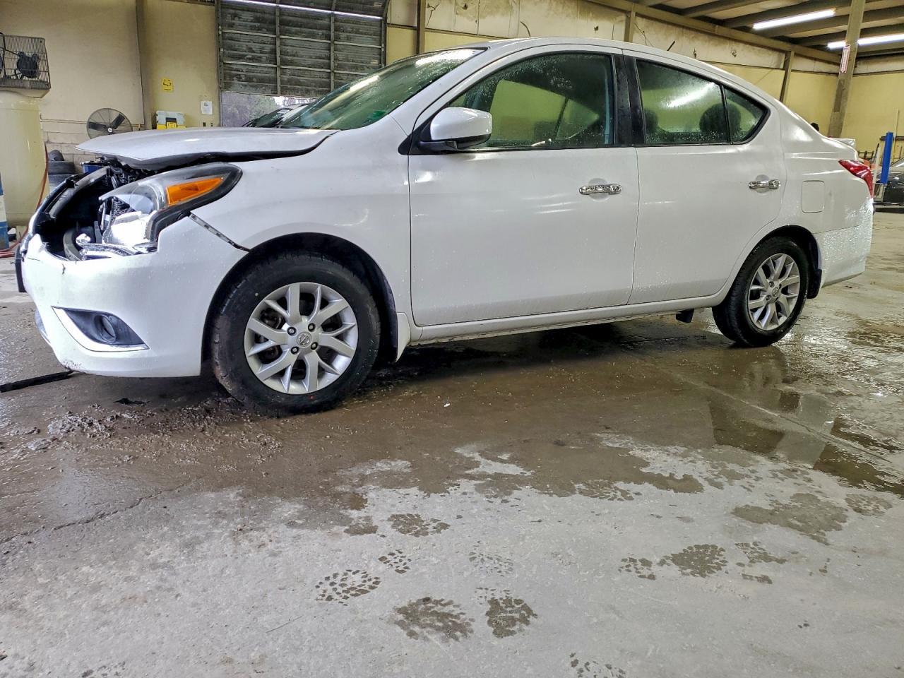 2017 NISSAN VERSA