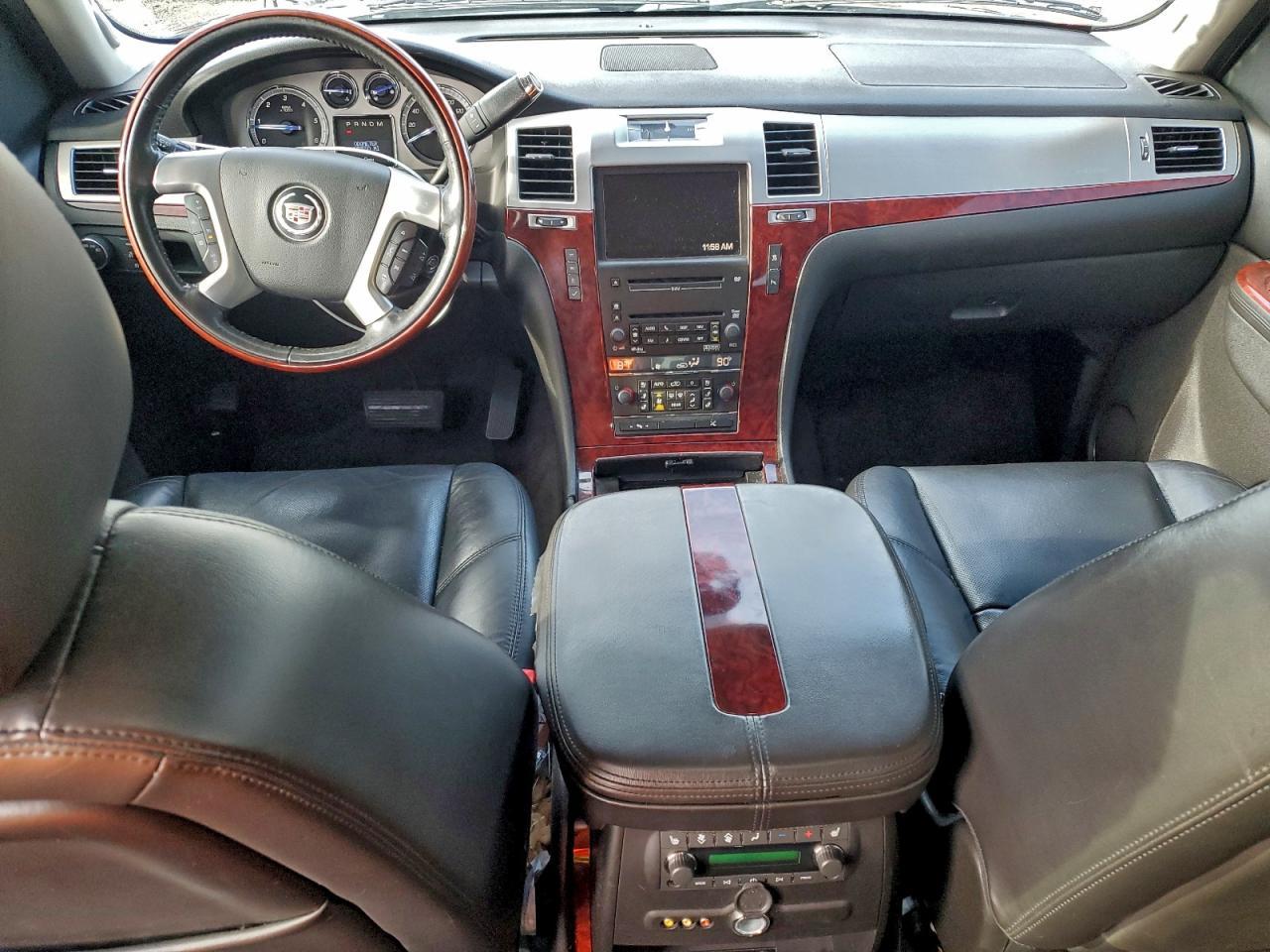 2010 CADILLAC ESCALADE