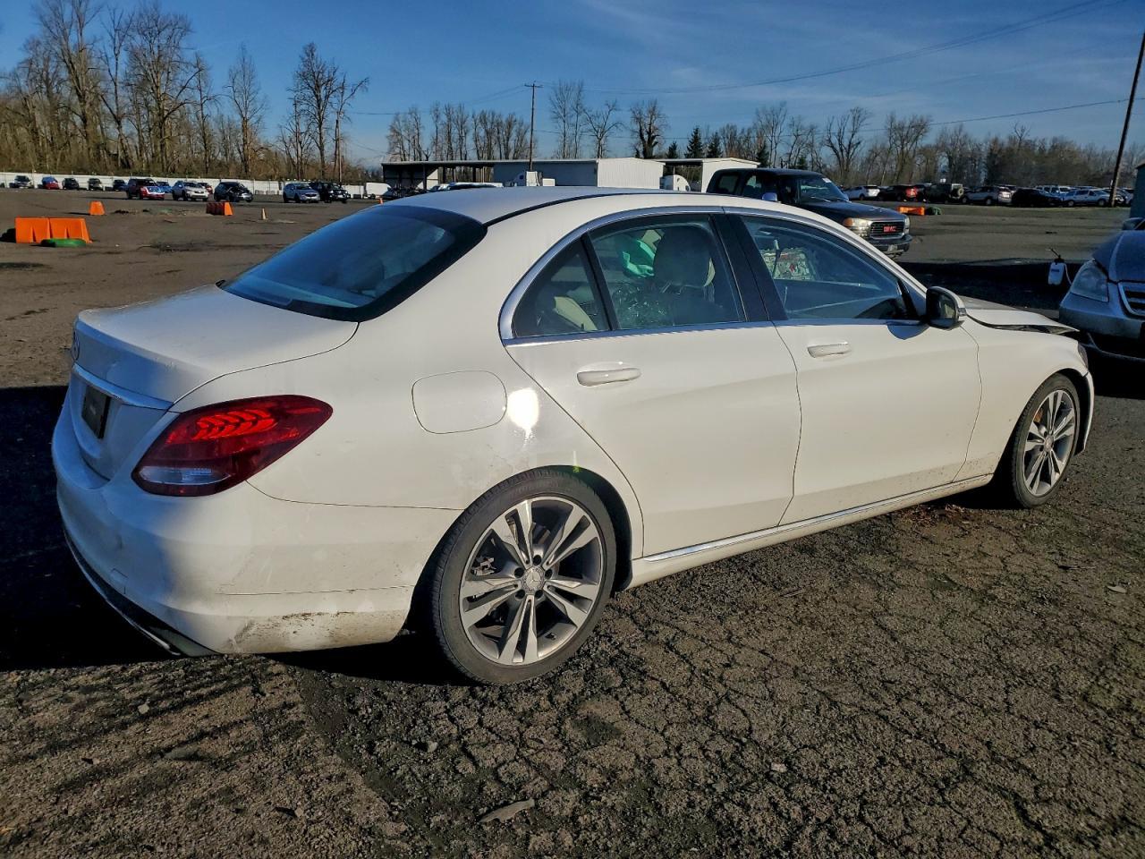 2016 MERCEDES-BENZ C-CLASS