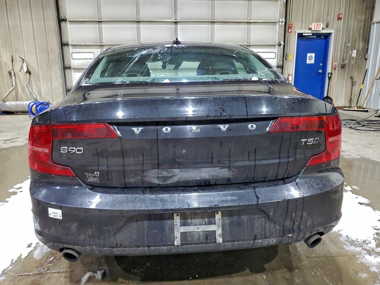 2018 VOLVO S90