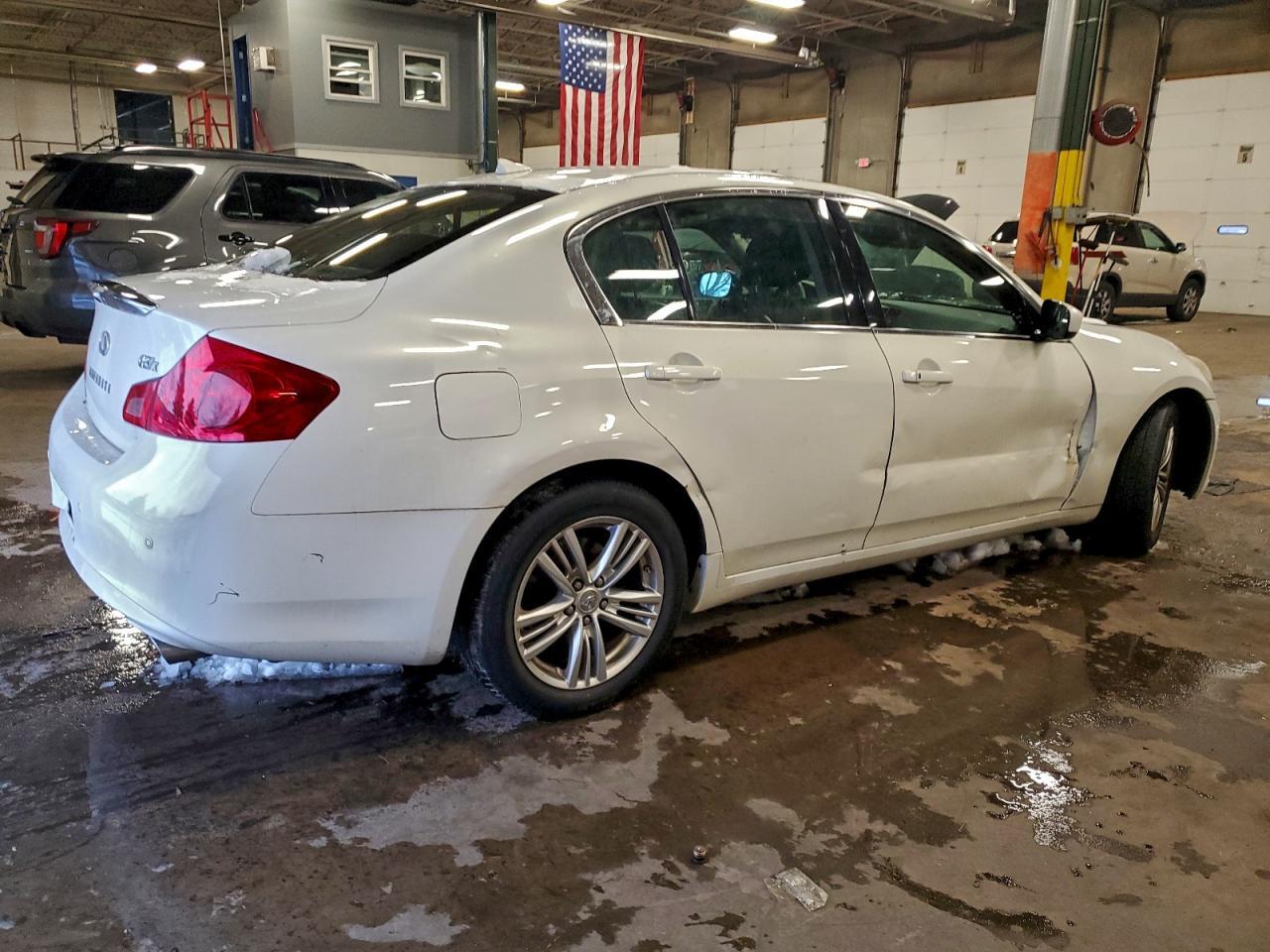 2013 INFINITI G37