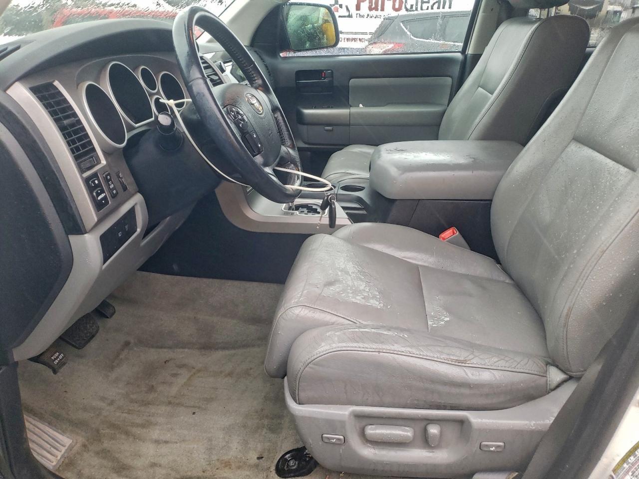 2011 TOYOTA Sequoia
