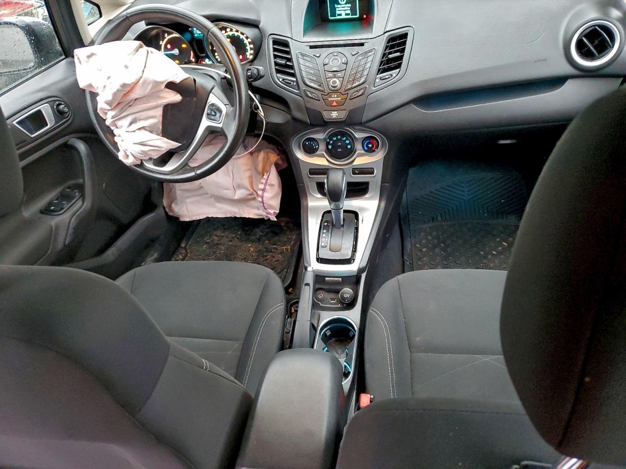 2016 FORD Fiesta