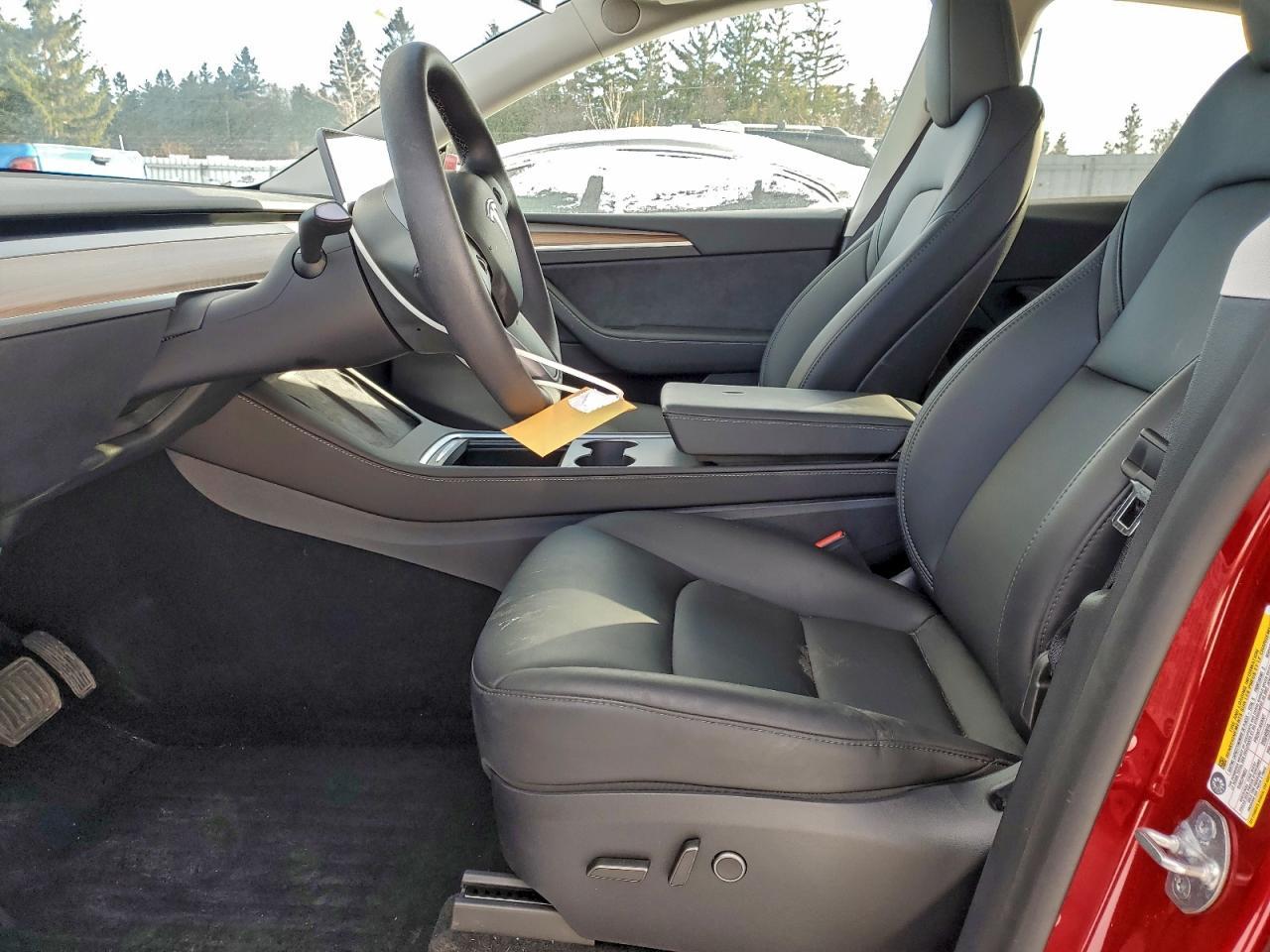 2025 TESLA MODEL Y