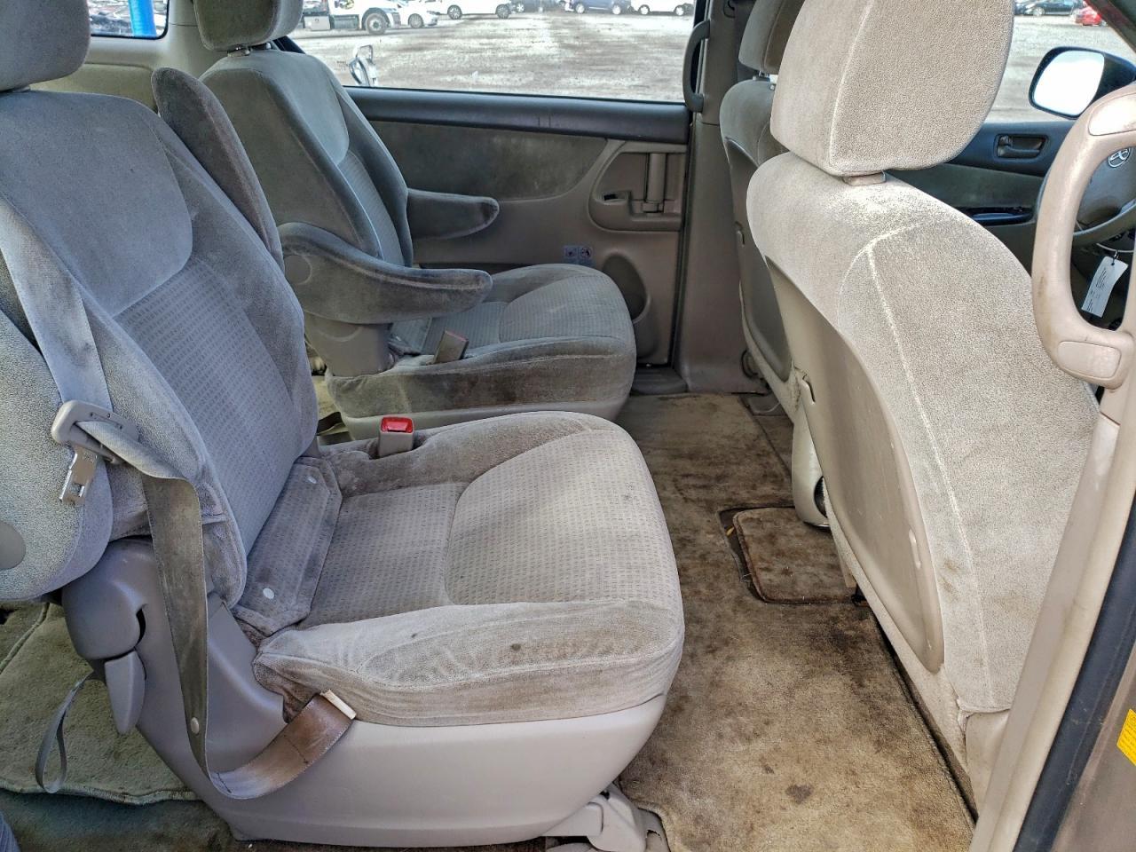 2009 TOYOTA SIENNA