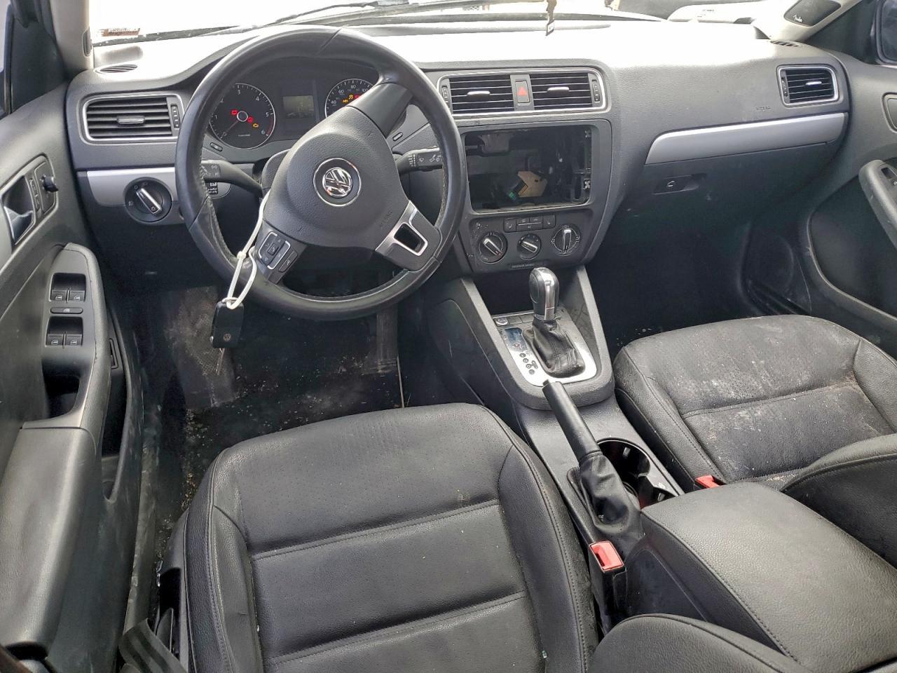 2012 VOLKSWAGEN JETTA