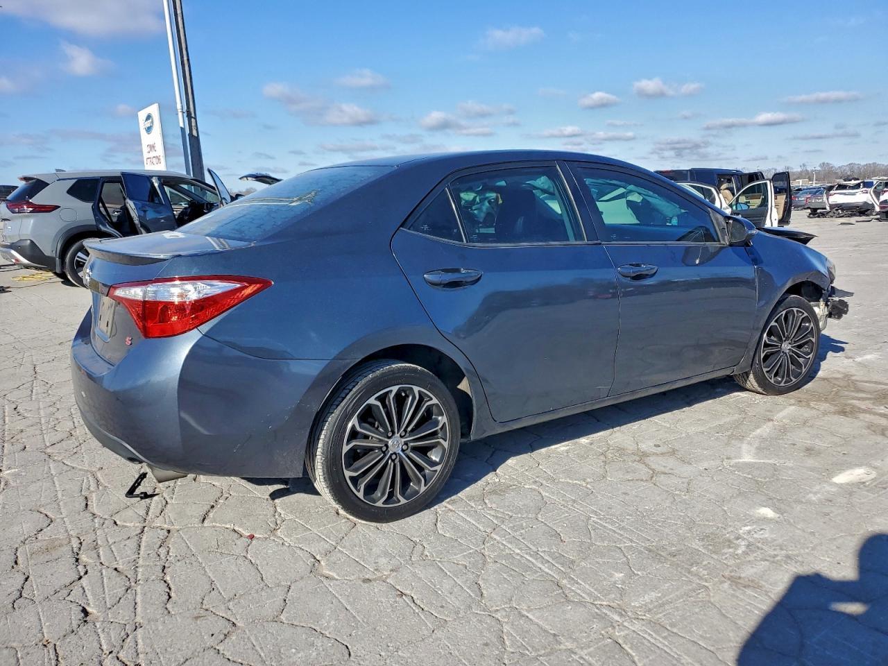 2015 TOYOTA COROLLA