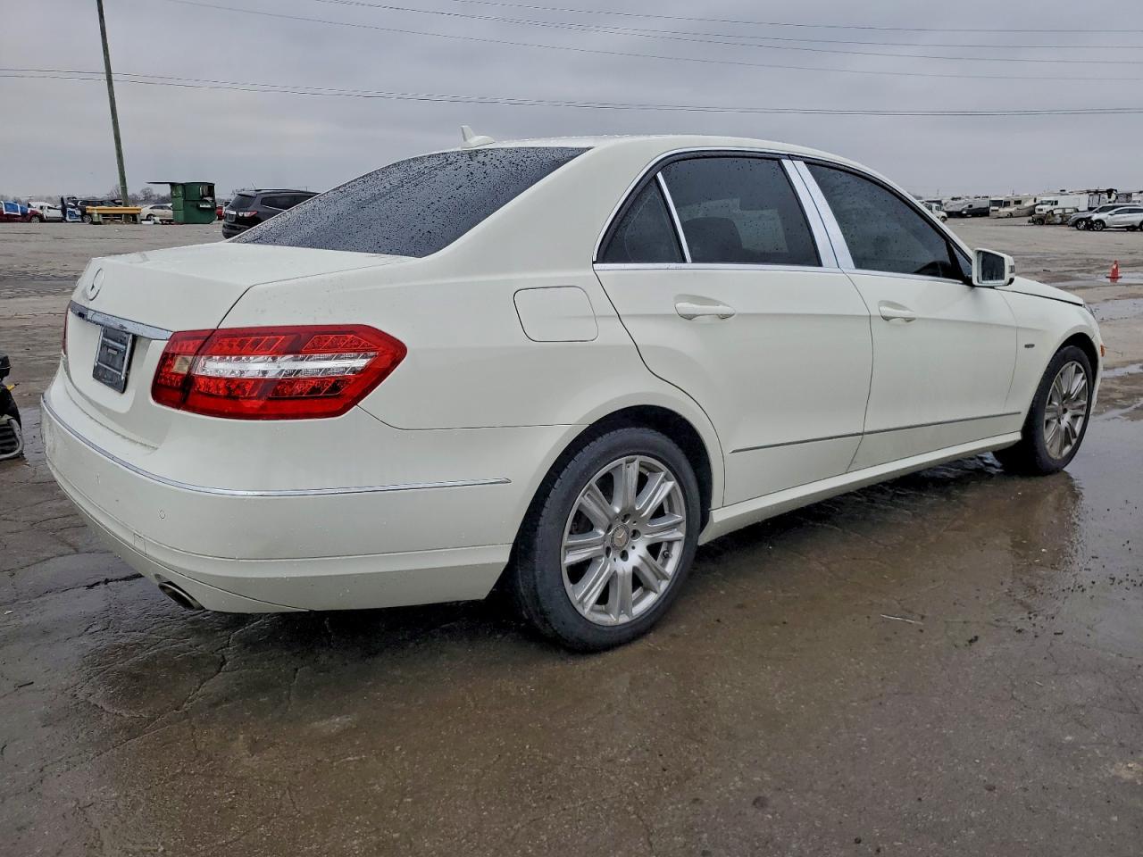 2012 MERCEDES-BENZ E-Class