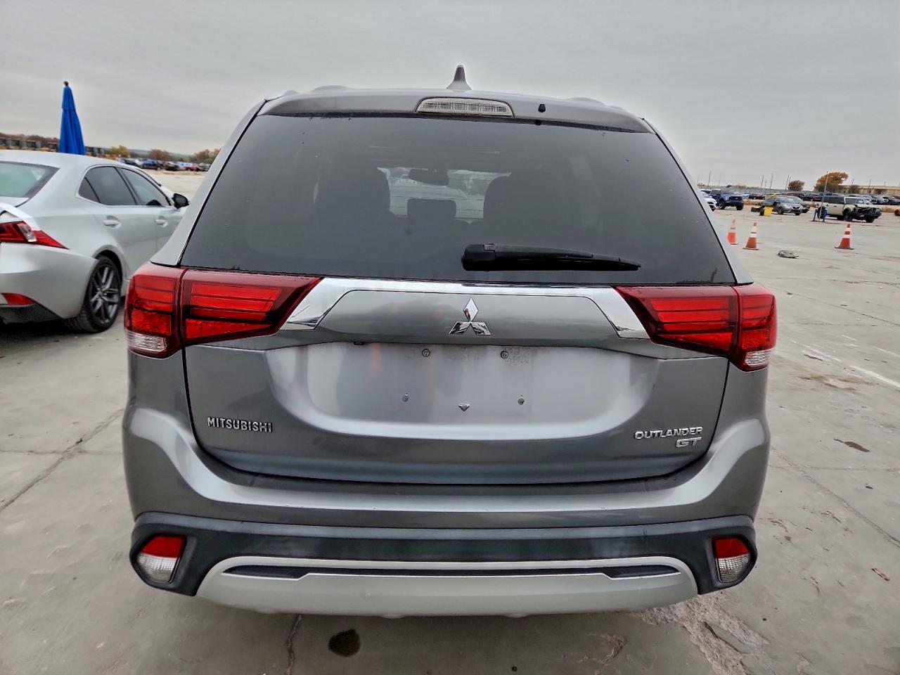 2019 MITSUBISHI outlander