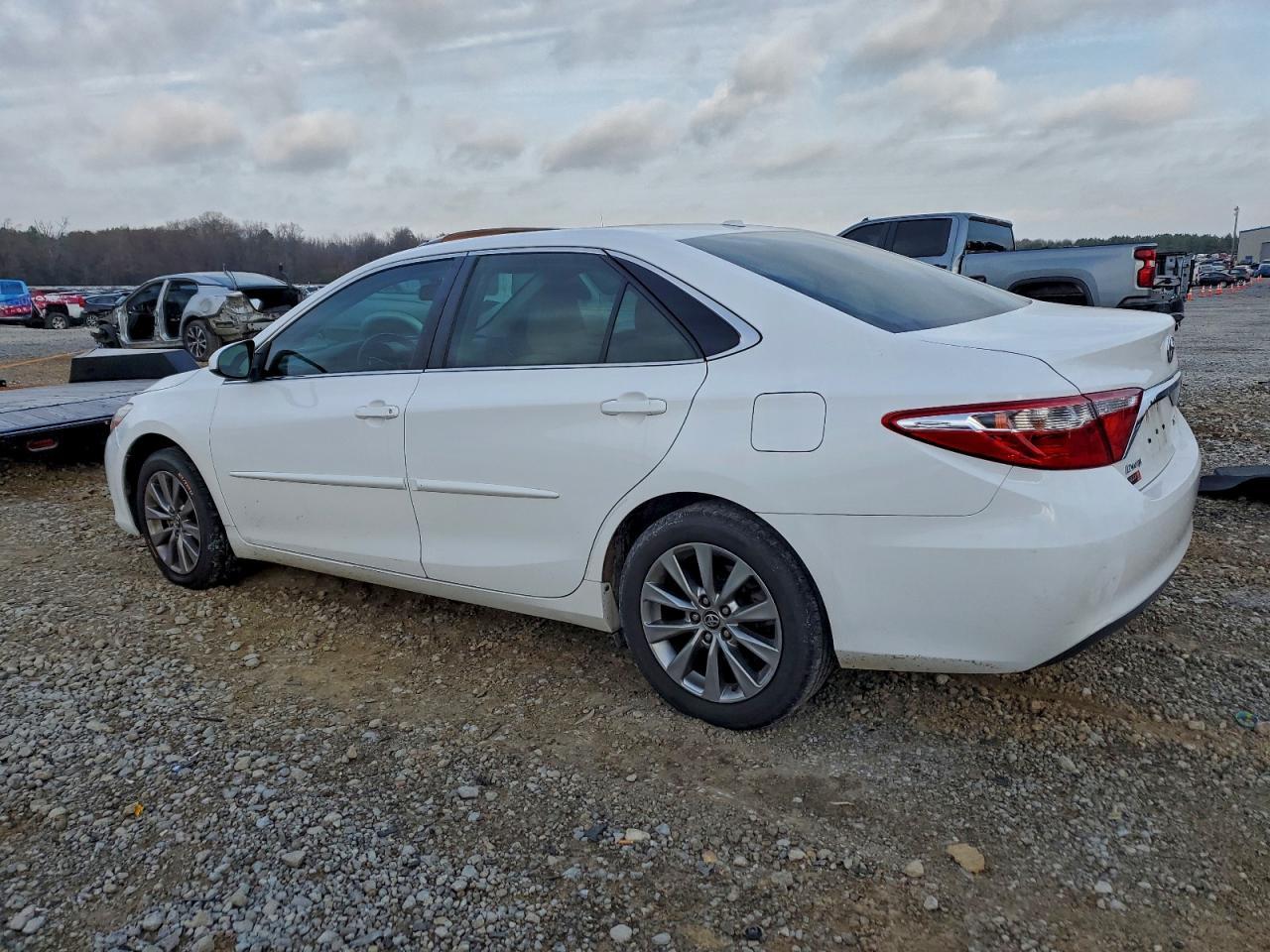 2015 TOYOTA CAMRY