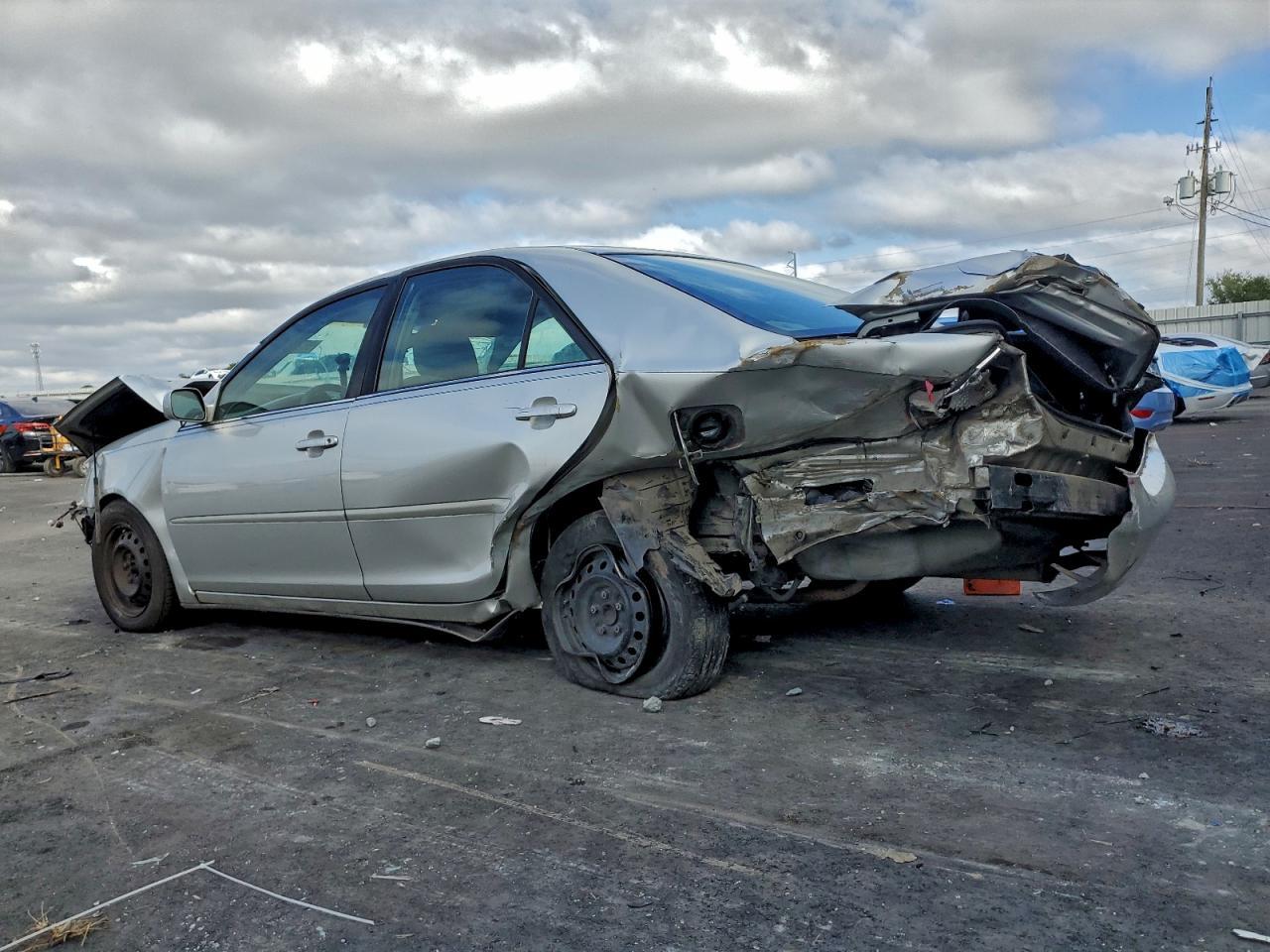 2004 TOYOTA CAMRY