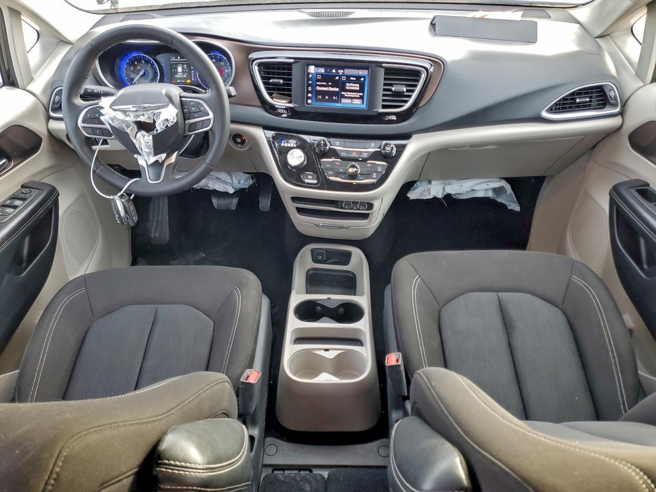 2023 CHRYSLER Voyager