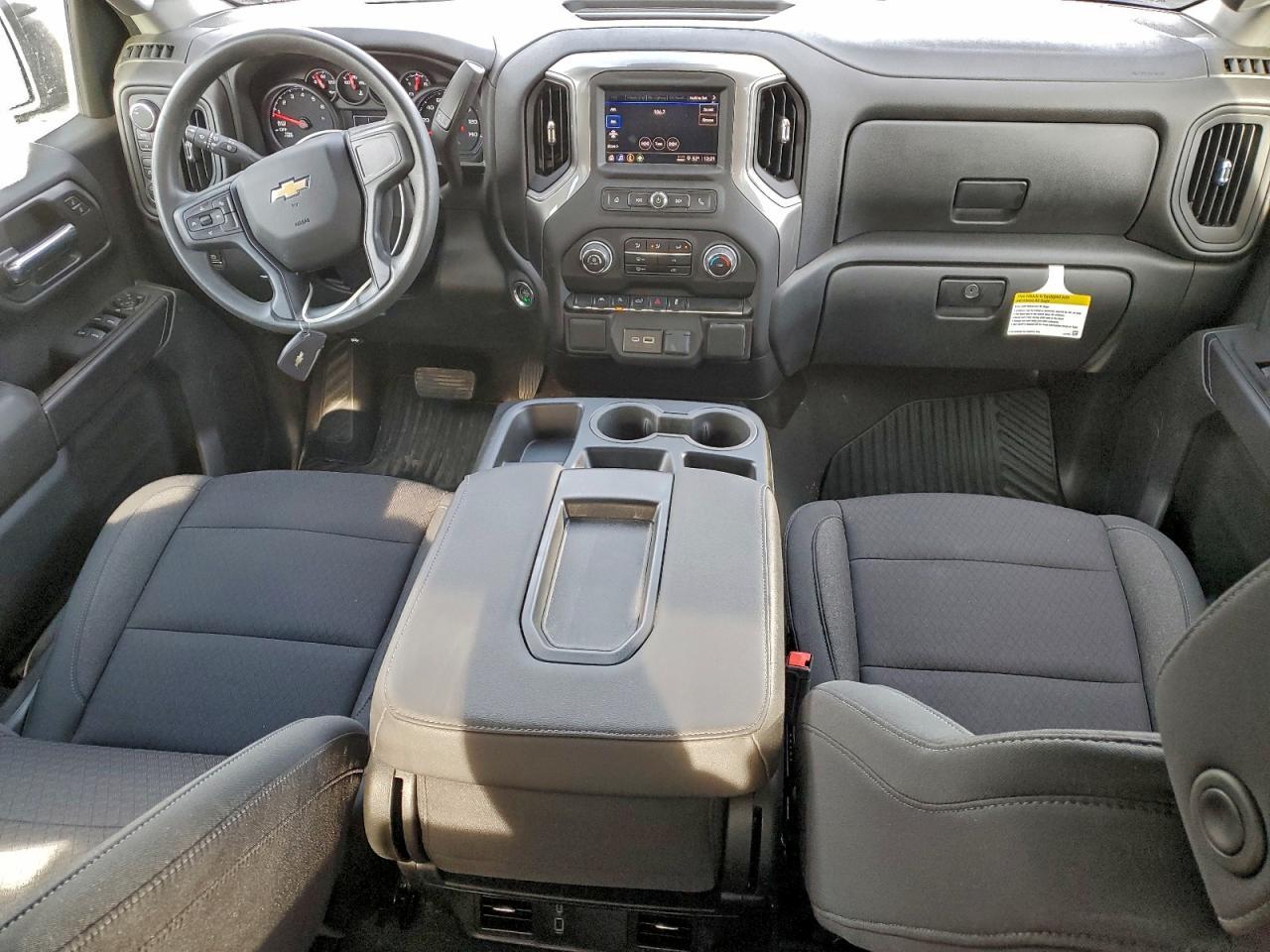 2024 CHEVROLET Silverado