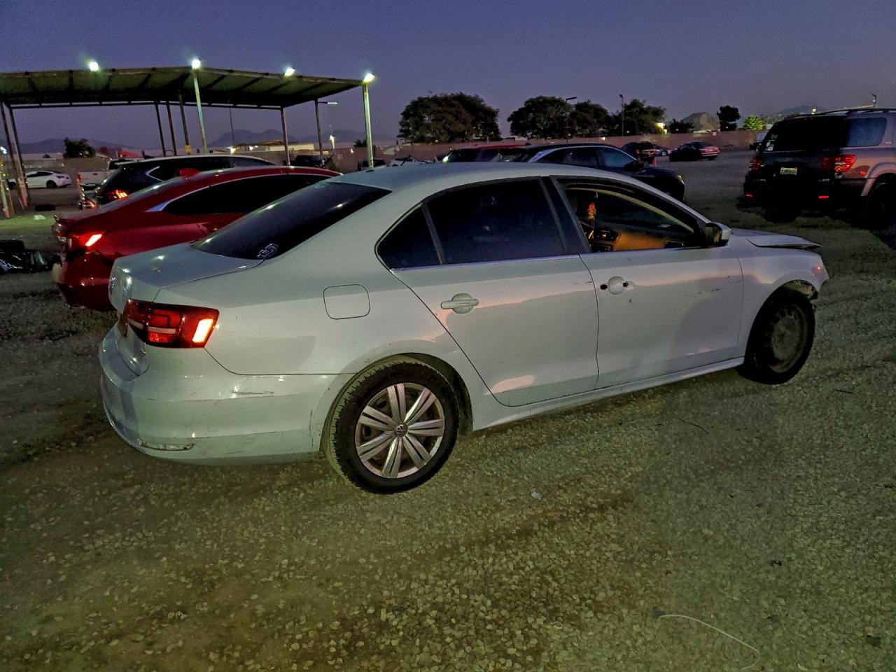 2017 VOLKSWAGEN JETTA