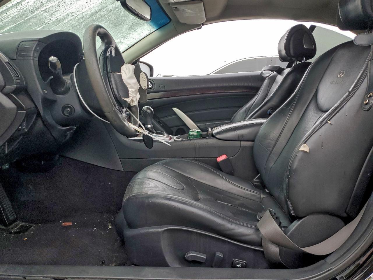 2011 INFINITI G37
