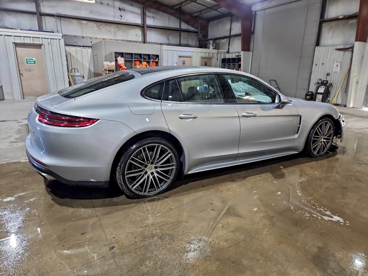 2019 PORSCHE Panamera
