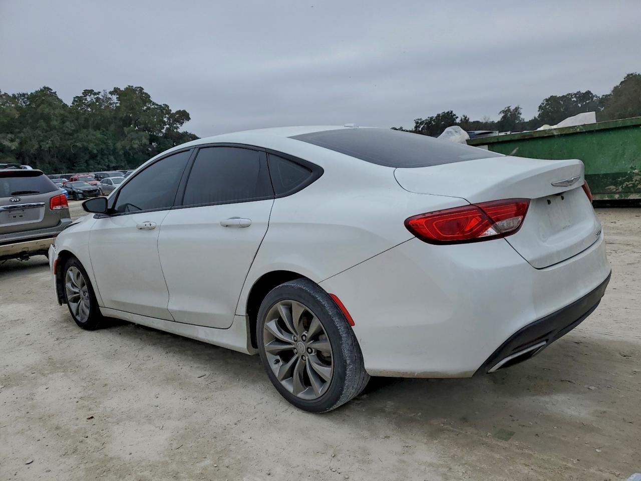 2015 CHRYSLER 200