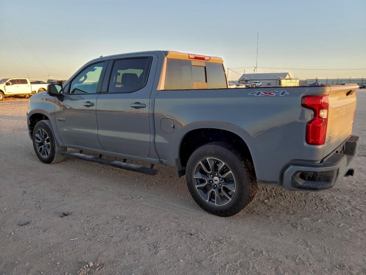 2024 CHEVROLET Silverado