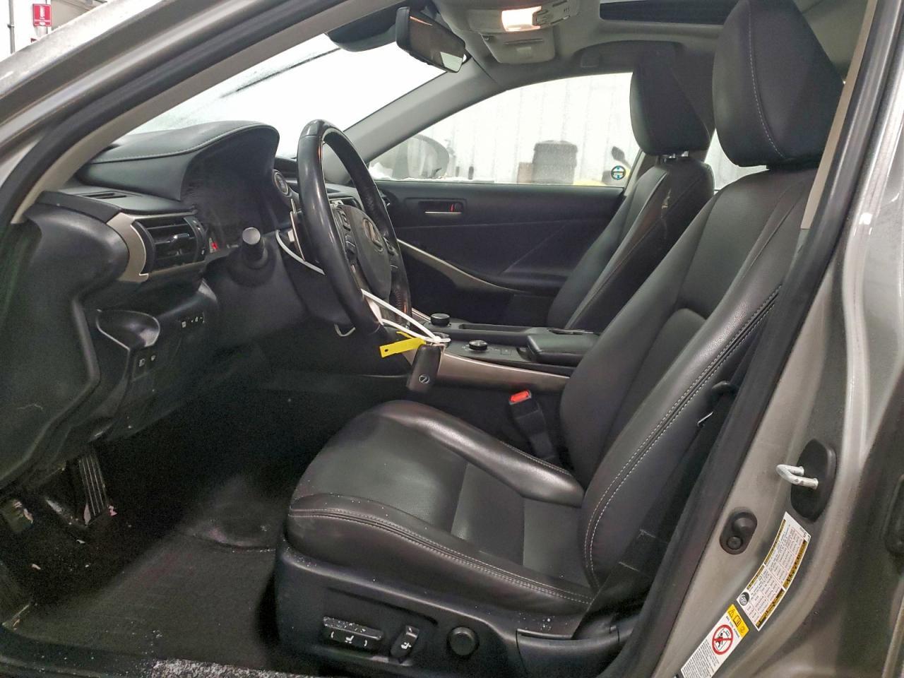 2018 LEXUS IS 300