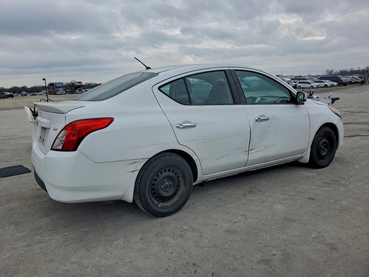 2017 NISSAN VERSA