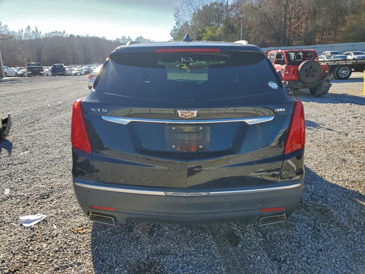 2017 CADILLAC XT5