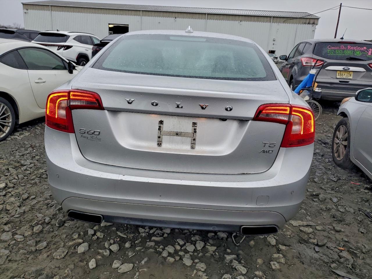 2015 VOLVO S60