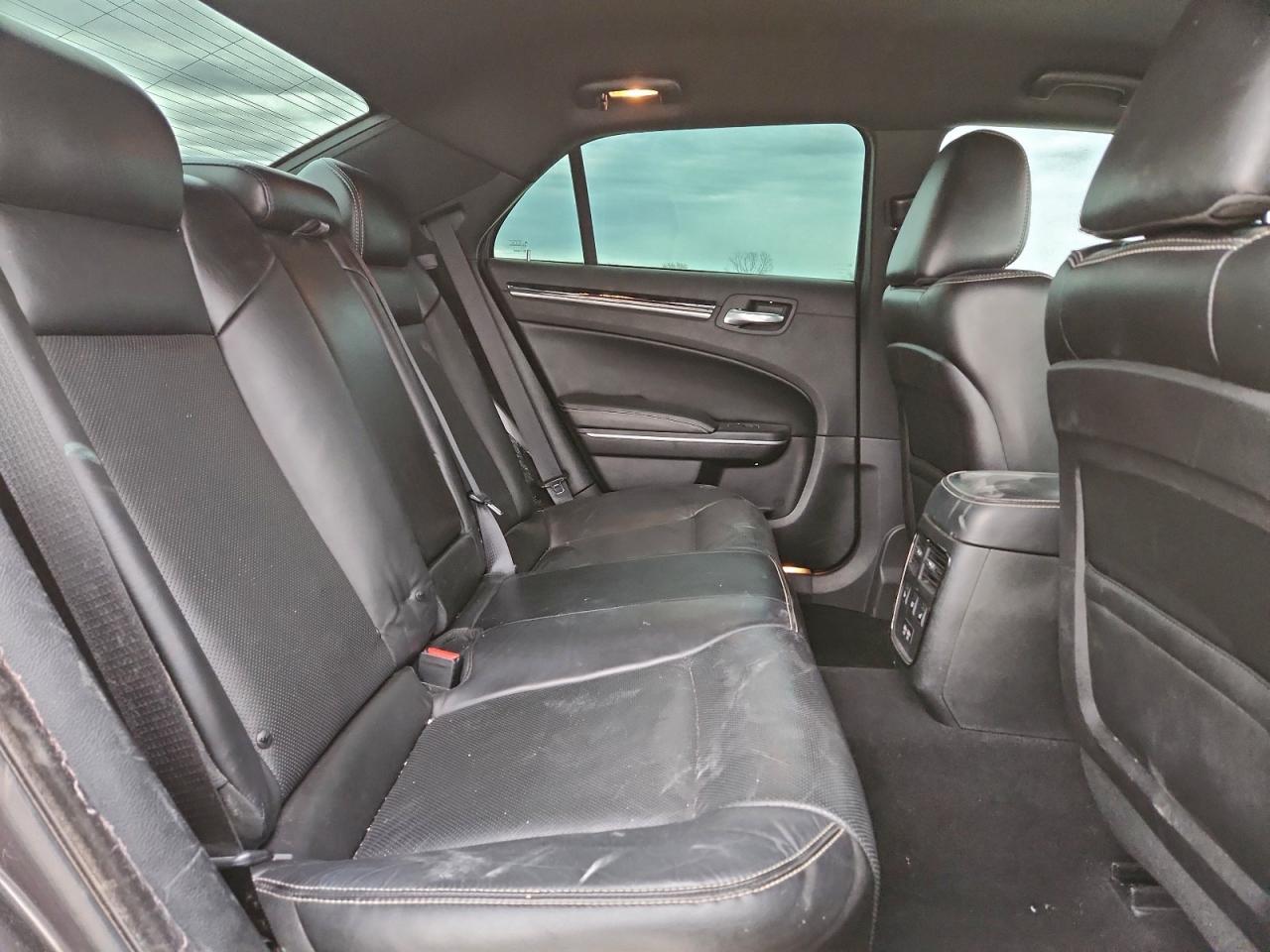 2019 CHRYSLER 300