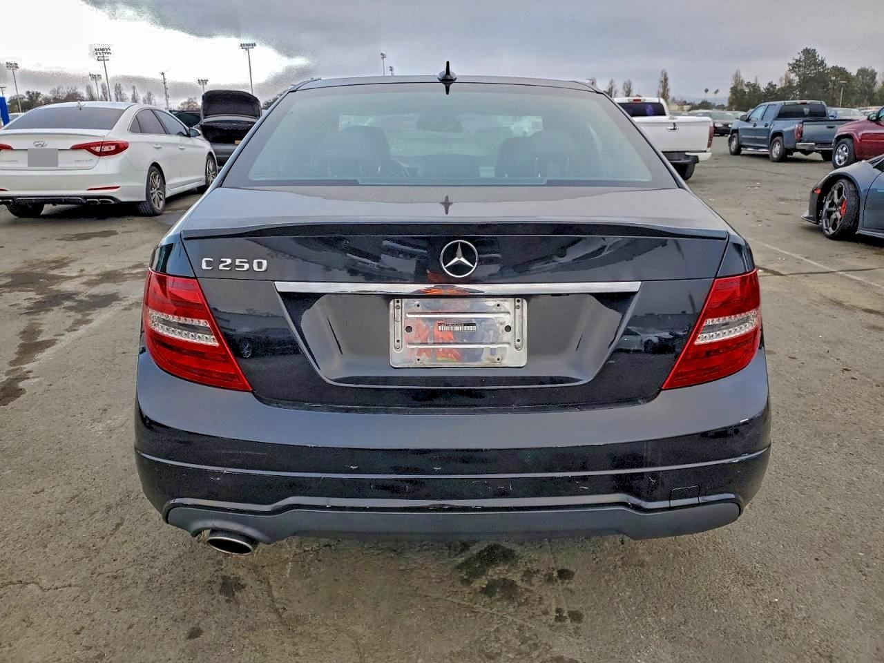 2012 MERCEDES-BENZ C-CLASS