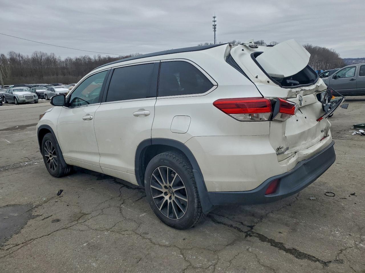2017 TOYOTA HIGHLANDER